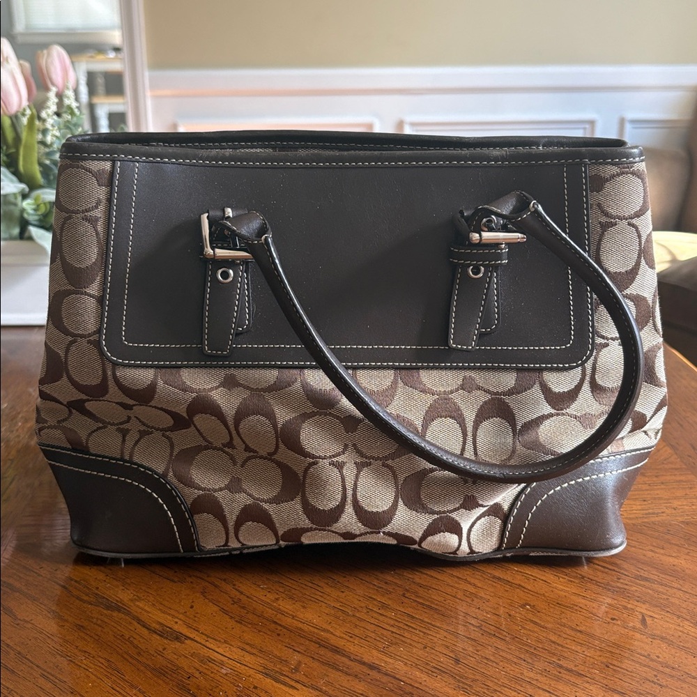 Coach Dark Brown/Beige Signature Canvas and Leather Hampton Tote - Picture 4 of 8